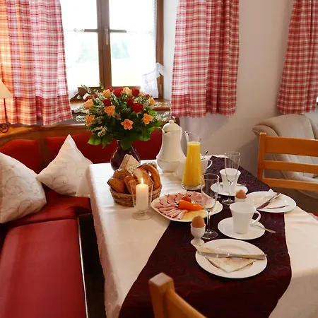 Schnaiterhof Farm stay *